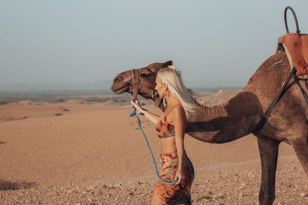Women with camel