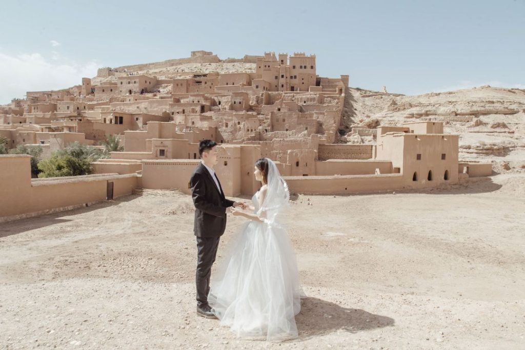 couple in kasbah Ait Ben Haddou