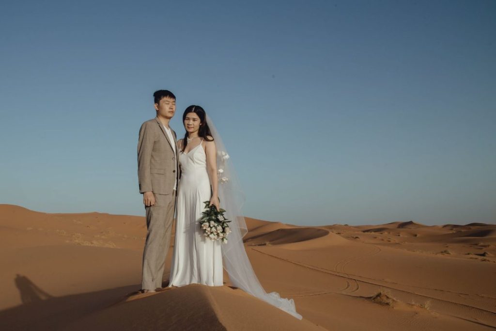 wedding couple in Merzouga desert
